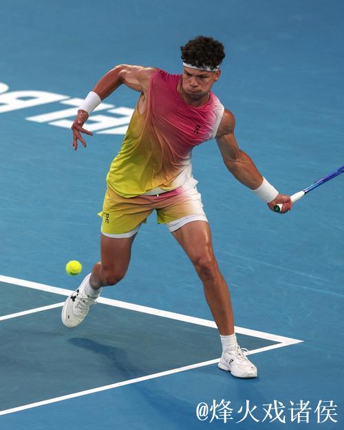 卫冕冠军辛纳因对手退赛顺利晋级澳网男单次轮